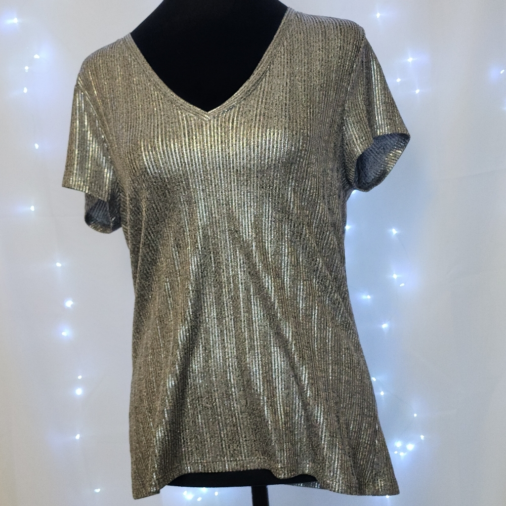 ❌SOLD ON EBAY❌ White House Black Market Short Sleeve Silver Metallic